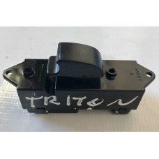 Botão Vidro Elétrico Traseiro Esquerdo Triton Original - B06