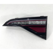 Lanterna Dir Tampa Tras Vw Jetta Gli 2022 Original (detalhe) Direito/passageiro Preto