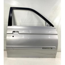 Porta Dianteira Direita Mitsubishi Pajero Sport 2004 Detalhe Dianteira Direita Prateado