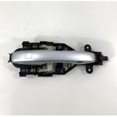 Macaneta Porta Dianteira Direita Volvo Xc60 2019 Original Prateado Dianteira